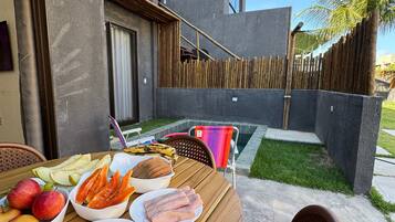 Villa | Outdoor dining