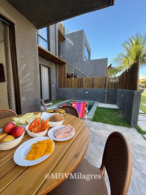 Villa | Outdoor dining