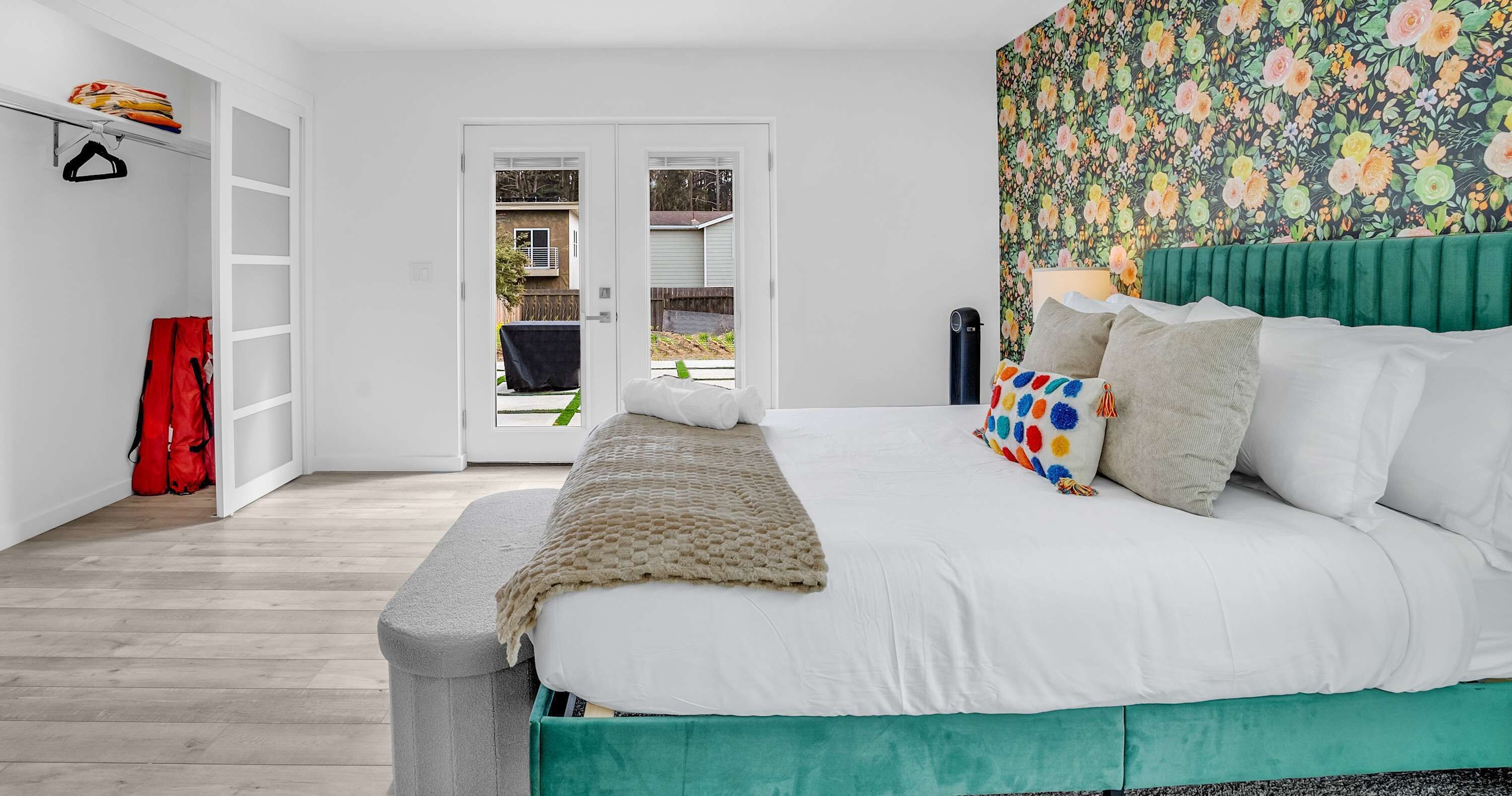 4 habitaciones, tabla de planchar con plancha, cuna de viaje y wifi 