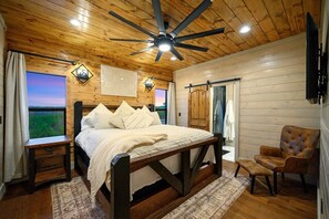 5 bedrooms, free WiFi, bed sheets
