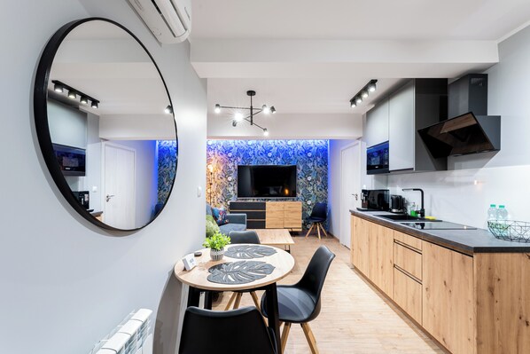 Dining - Underground Legends Apartment (Kraków)