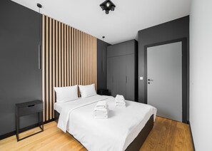 1 slaapkamer, een strijkplank/strijkijzer, wifi, beddengoed