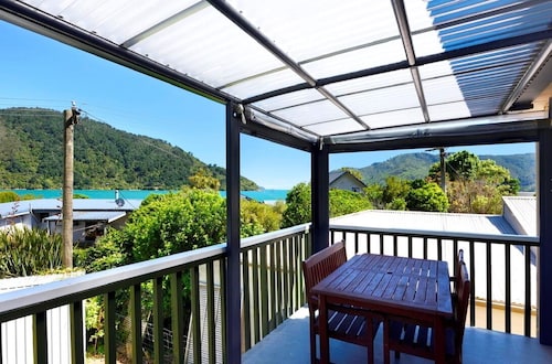 Okiwi Bay Bach with Bay Views