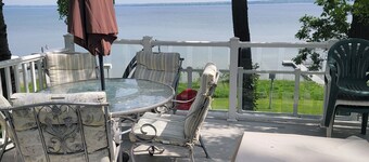 Cozy 3-bedroom cabin in wonderful Perham with WiFi, AC and great fishing!