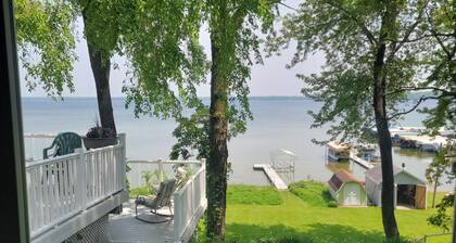 Cozy 3-bedroom cabin in wonderful Perham with WiFi, AC and great fishing!