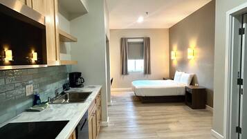 Escritorio, espacio para trabajar con un portátil, wifi gratis