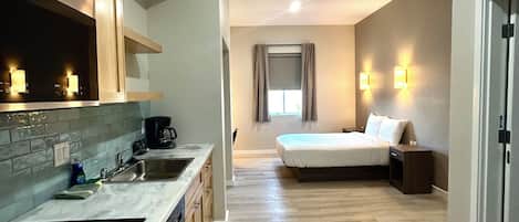 Escritorio, espacio para trabajar con laptop y wifi gratis