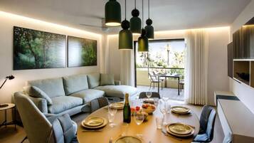 House, 4 Bedrooms, Terrace | Living area