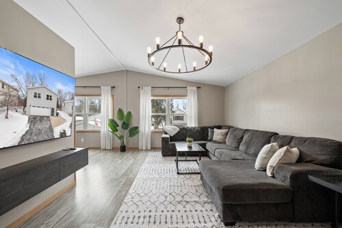 Paws at the Lake - Close to boat launch!