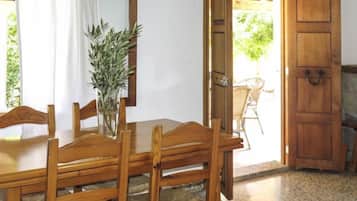 House, 3 Bedrooms, Terrace | Dining