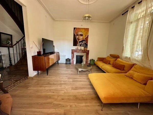 TV