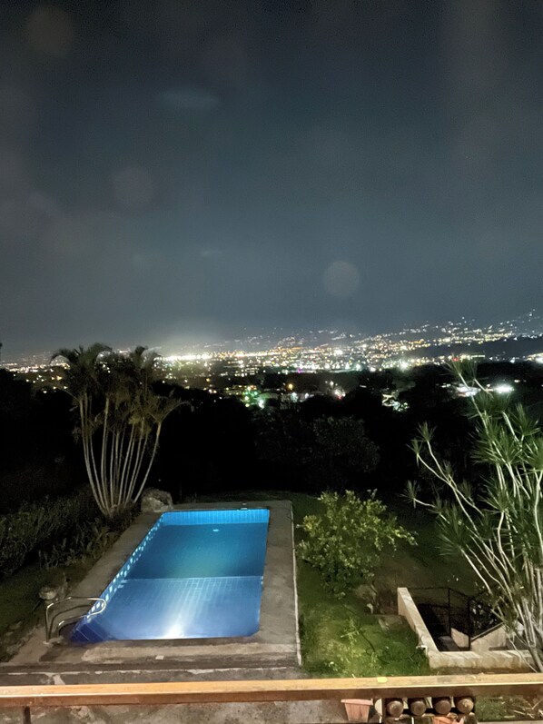 Pool - Very private studio, large pool, on a mountain, endless views (Santa Ana)