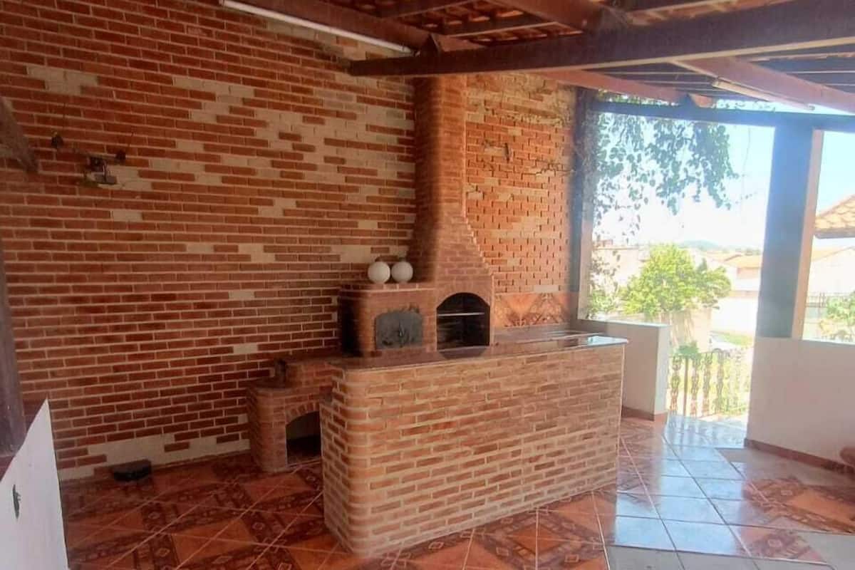 Habitación cuádruple económica, vistas a la ciudad | Espacio para trabajar con un portátil y wifi gratis