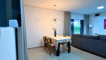 Villa | Dining