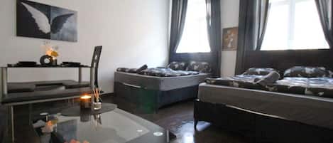 1 habitación, wifi y ropa de cama