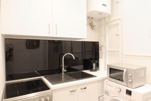 Microwave, oven, stovetop, coffee/tea maker