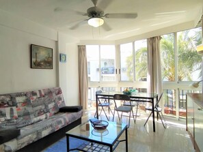 House, 3 Bedrooms | Living area