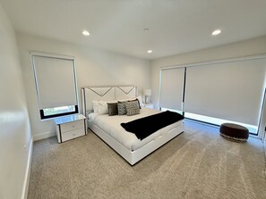 4 bedrooms, desk, iron/ironing board, travel cot