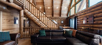 Arborum North Forest | Logs, spa, ski, pool table and slope views