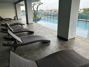 Outdoor pool - Nemuru Grand Suites MT Haryono (Jakarta)