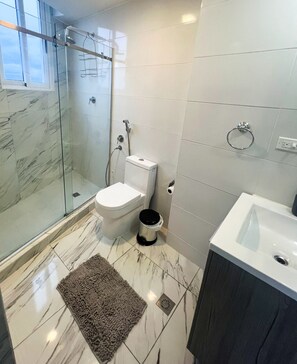 Tovalloles, sabó, xampú i paper higiènic