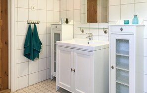 Interior - Awesome home in Lekeryd with WiFi (Lekeryd)