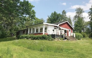 Exterior - Awesome home in Lekeryd with WiFi (Lekeryd)