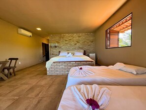 Villa | Camas con efecto memoria, escritorio, cunas y wifi gratis 