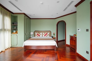 In-room safe, desk, free WiFi - 12A&B Dien Bien Phu Hanoi Hotel (Hanoi)