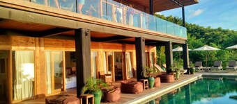 PARADISE GARAGE KOMODO