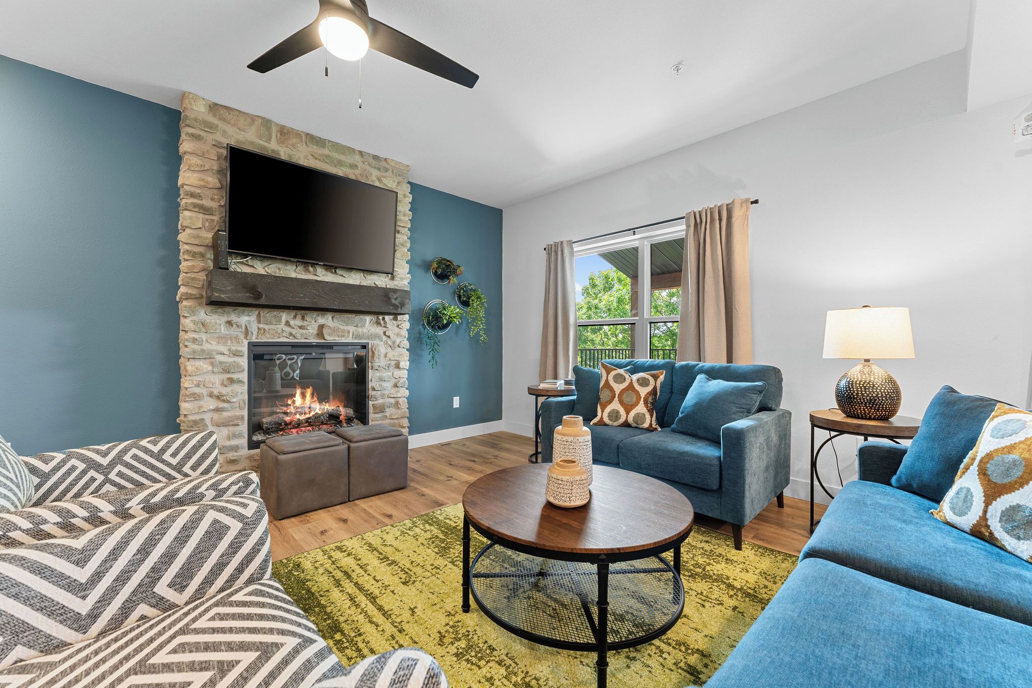 Smart TV, fireplace, video games, table tennis