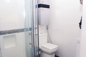 毛巾、肥皂、衛生紙