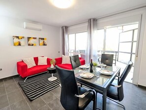 บ้านพัก, 2 ห้องนอน, ระเบียง | ร้านอาหาร