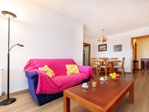 House, 4 Bedrooms, Terrace | Living area