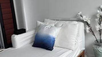 2 bedrooms, in-room safe, desk, iron/ironing board