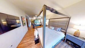 6 bedrooms, desk, iron/ironing board, free WiFi