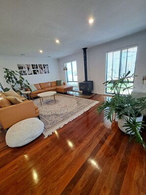 TV, fireplace, stereo, offices