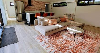 Relaxing Pool House Escape in Duncraig