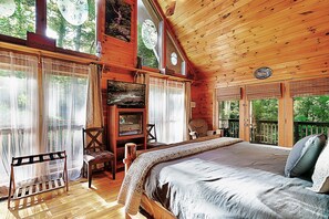 3 soverom, strykejern/-brett, reiseseng for barn og wi-fi (inkludert)