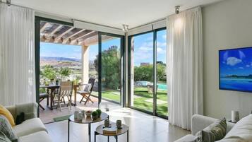 Villa, 3 Bedrooms, Terrace | Living area