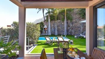 Villa, 3 Bedrooms, Terrace | Outdoor dining