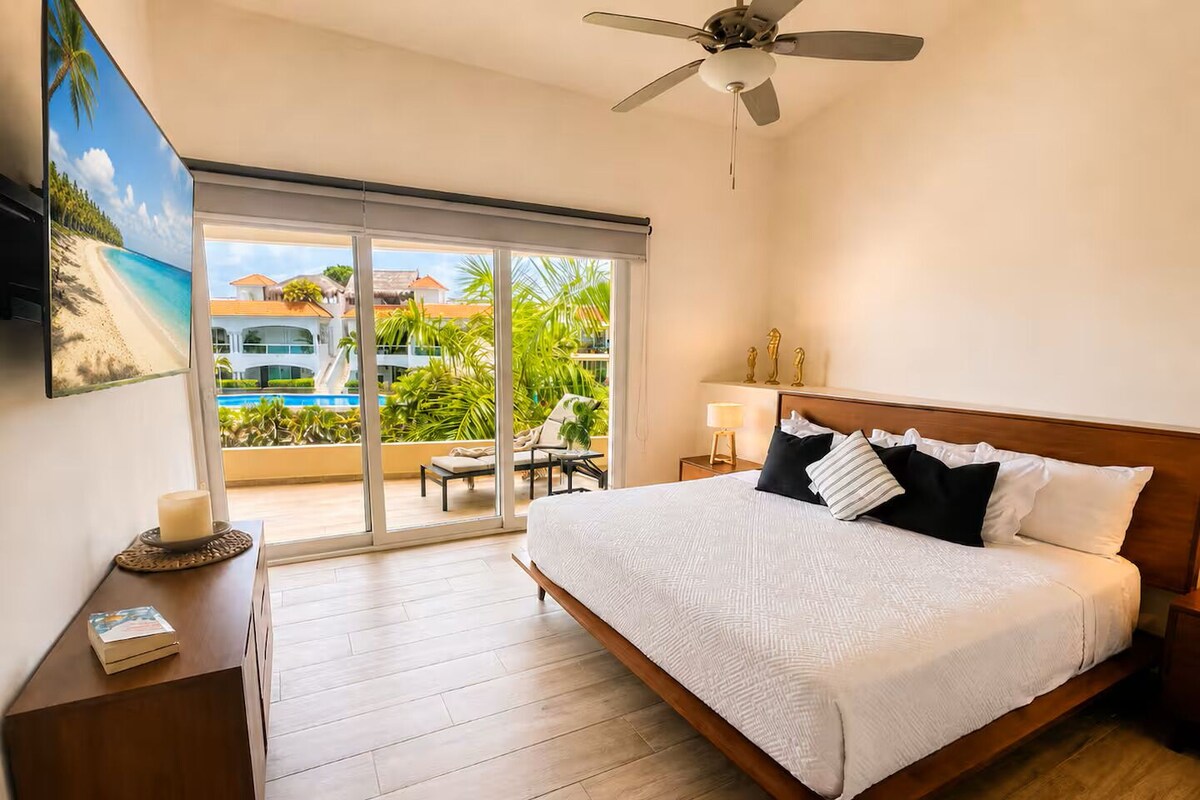 Superior Apartment, Lagoon View | In-room safe, desk, blackout drapes, soundproofing