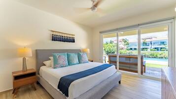 Departamento Deluxe, 2 habitaciones, vista al lago, planta baja | Caja de seguridad en la habitación, cortinas blackout y insonorización