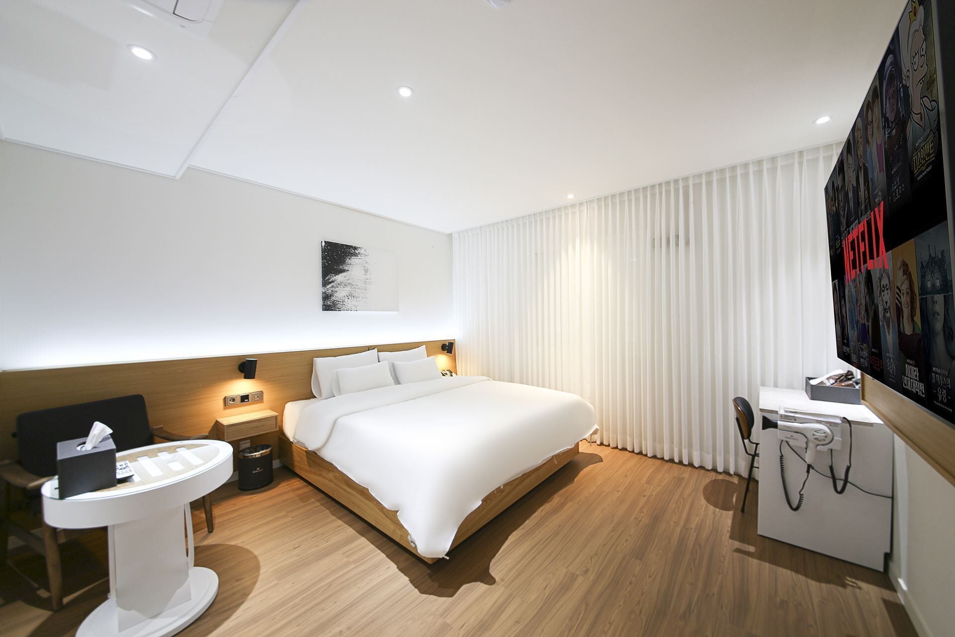 Premium Double Room, Lake View | Laptop workspace, blackout drapes, soundproofing, free WiFi