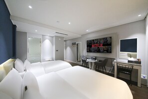 Twin Room, Lake View | Laptop workspace, blackout drapes, soundproofing, free WiFi - hound hotel (Seosan)