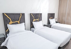 Basic Triple Room, Balcony