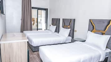 1 habitaciĂłn, escritorio, wifi gratis y ropa de cama