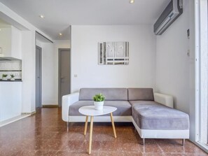 House, 3 Bedrooms | Living area - Global Blaumar - By Global Rental Holidays 8969 (Roses)