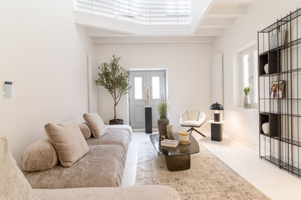 Smart-TV, Kamin, Stereoanlage