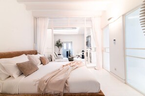 4 soverom, skrivebord, strykejern/-brett og wi-fi (inkludert)